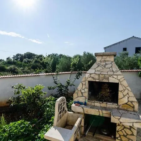 1 Bedroom With Garden