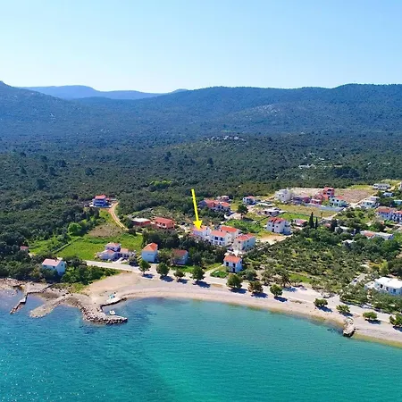 Διαμέρισμα 1 Bedroom With Garden *