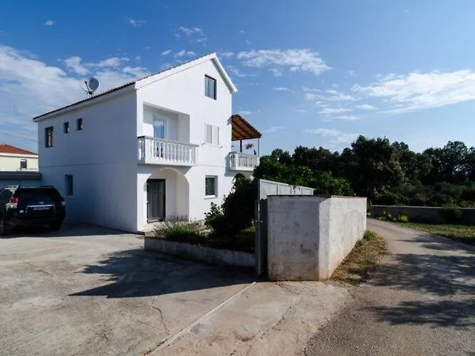 Apartament 1 Bedroom With Garden *