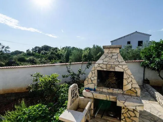 1 Bedroom With Garden