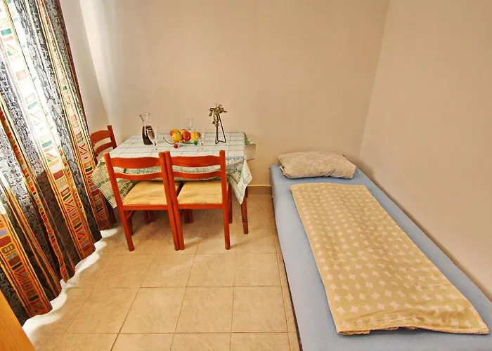 1 Bedroom With Garden Apartament *
