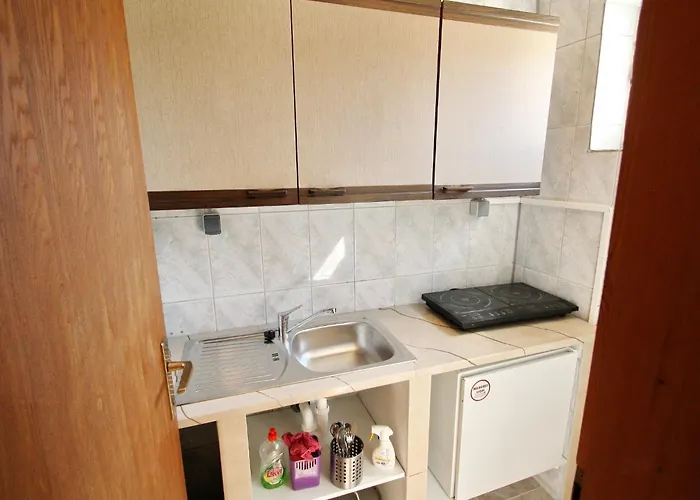 1 Bedroom With Garden Apartament
